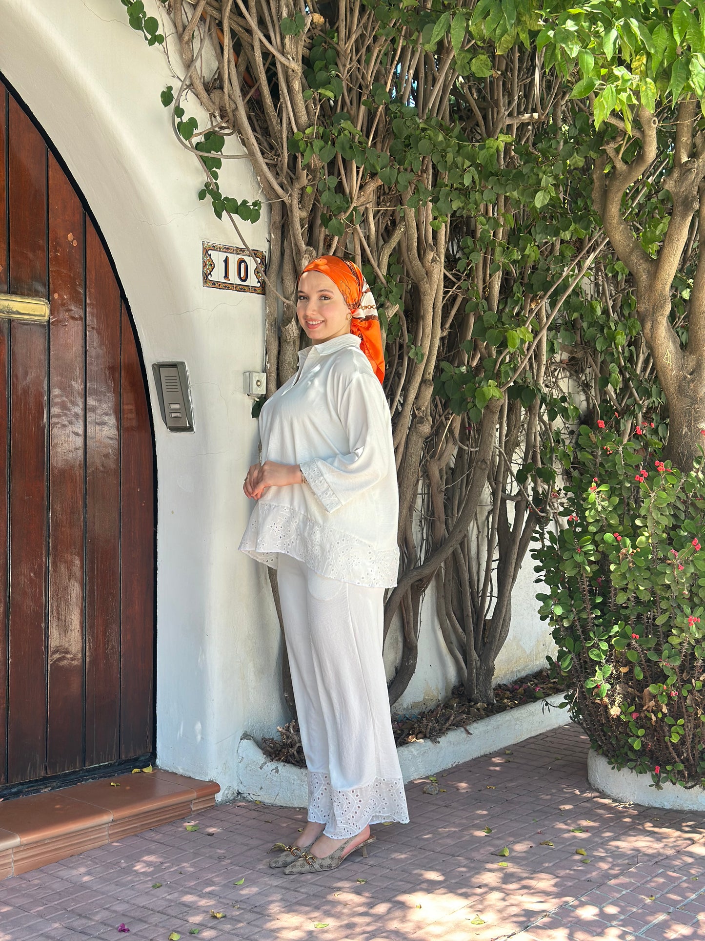 ensemble brodé blanc