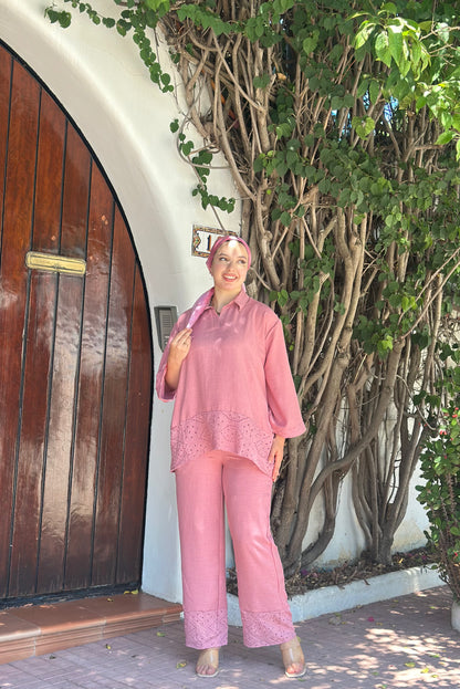 ensemble brodé rose