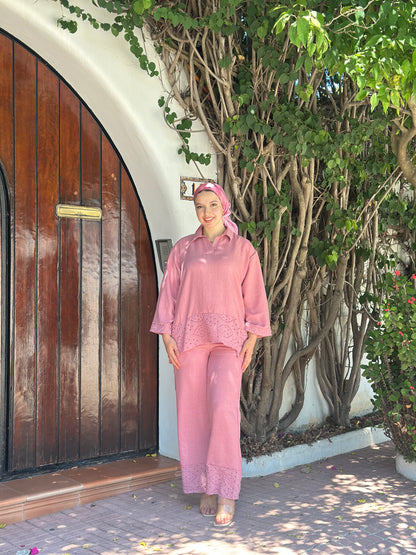 ensemble brodé rose