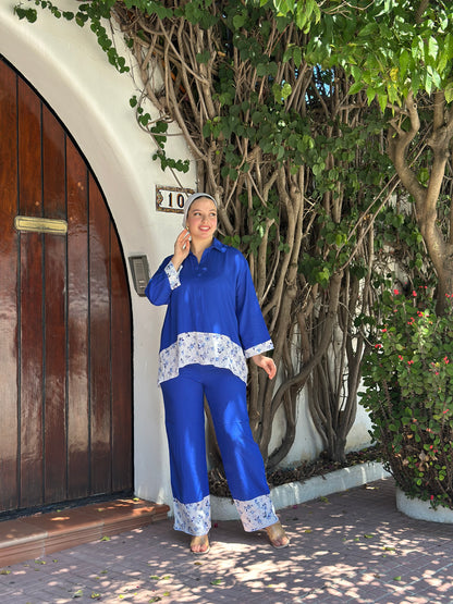 ensemble brodé bleu