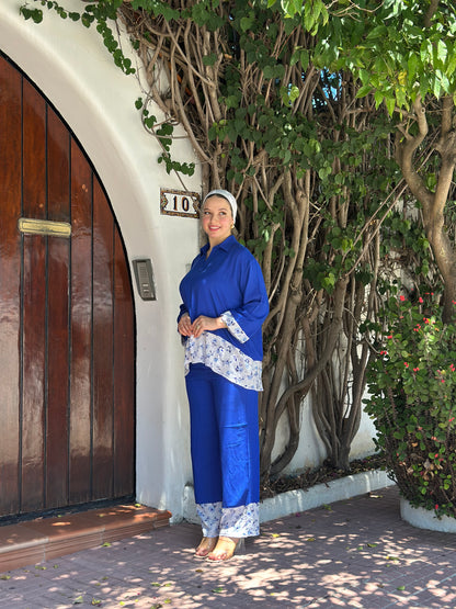 ensemble brodé bleu