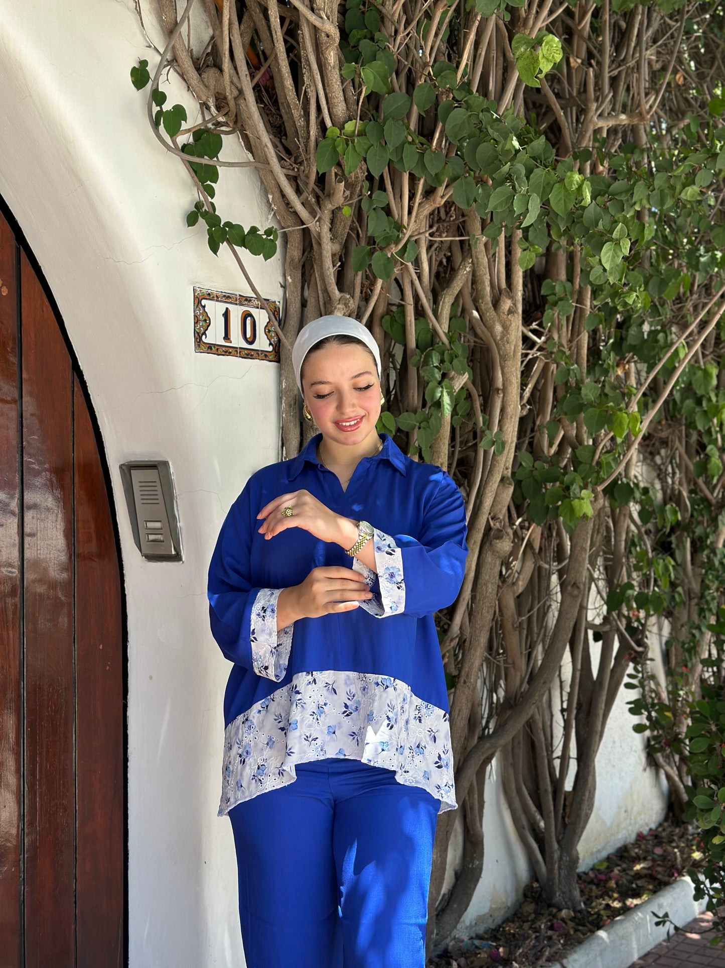 ensemble brodé bleu
