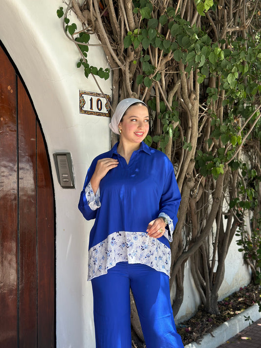 ensemble brodé bleu