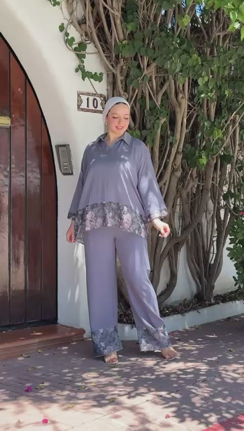 ensemble brodé gris florale